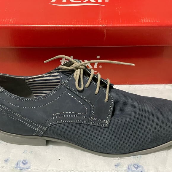 NWOT FLEXI Brand Dress Shoes - Picture 3 of 6